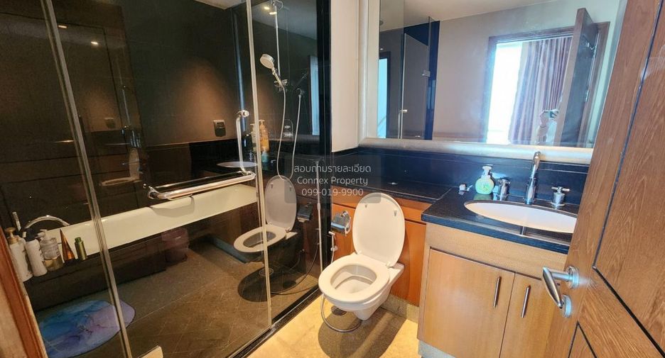 For rent 2 bedrooms condo in Sathon, Bangkok