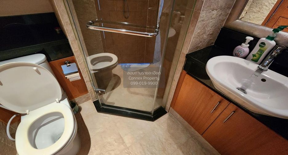 For rent 2 bedrooms condo in Sathon, Bangkok