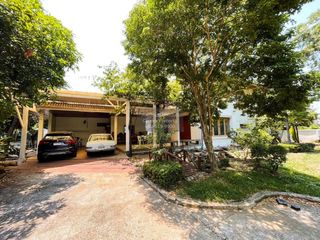 Haus zur Miete mit 4 Zimmer in Huai Khwang, Bangkok