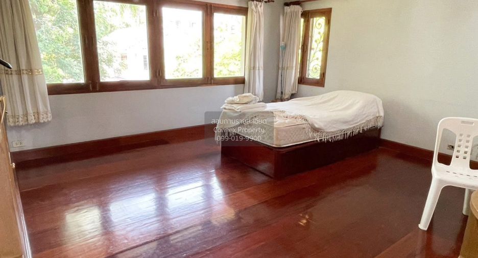 Haus zur Miete mit 4 Zimmer in Huai Khwang, Bangkok