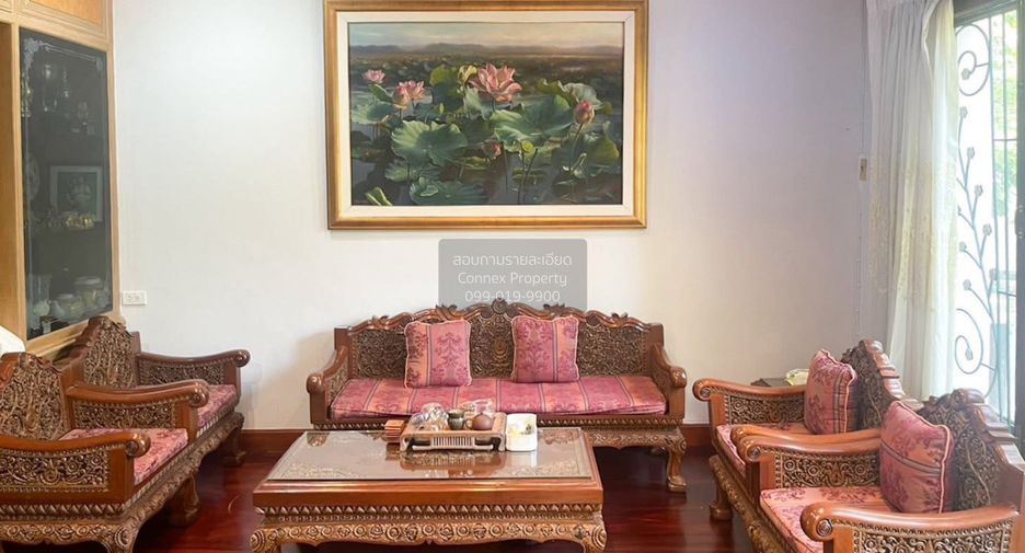 Haus zur Miete mit 4 Zimmer in Huai Khwang, Bangkok