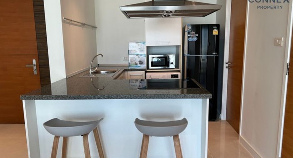 For rent 2 bedrooms condo in Khlong Toei, Bangkok