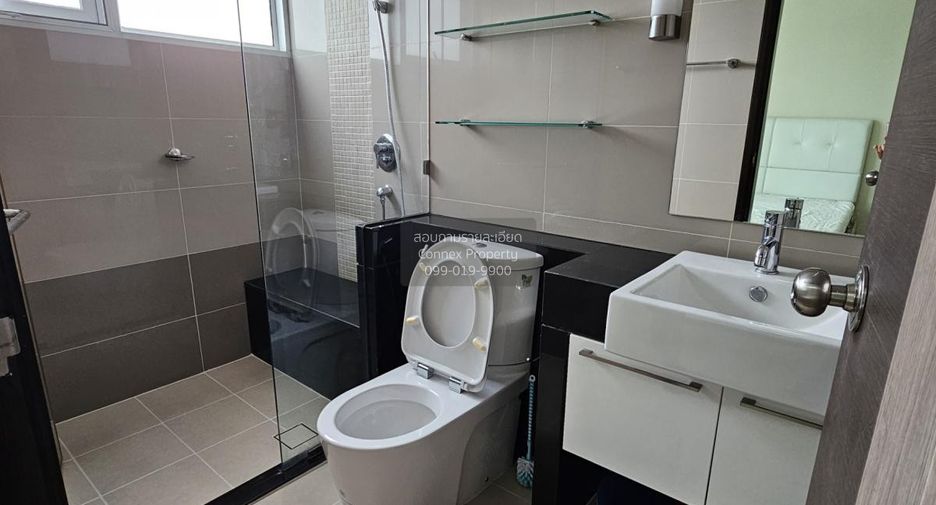 For rent 3 bedrooms condo in Bang Kho Laem, Bangkok