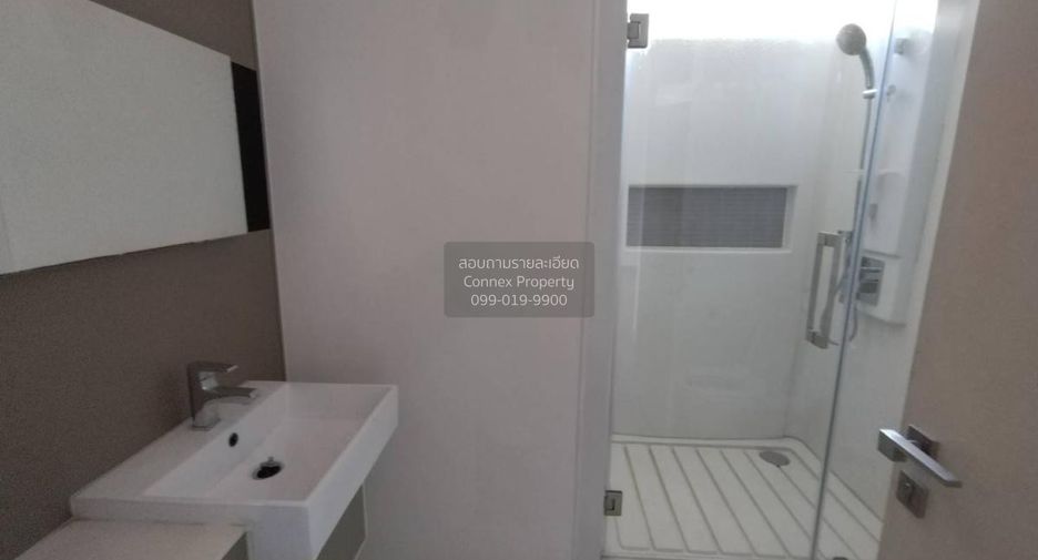 For rent 2 bedrooms condo in Thon Buri, Bangkok