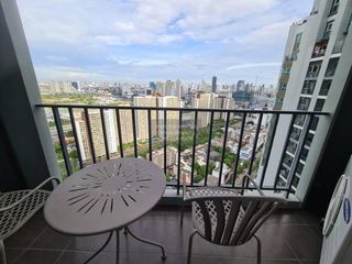 For rent 2 bedrooms condo in Huai Khwang, Bangkok