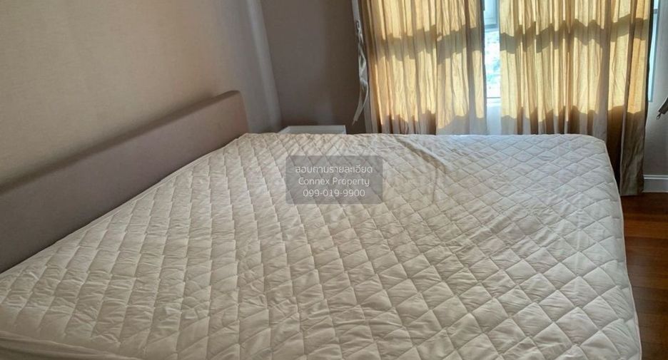 For rent 3 bedrooms condo in Huai Khwang, Bangkok