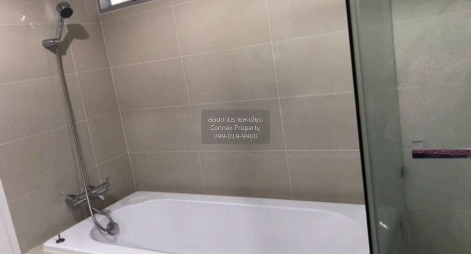 For rent 3 bedrooms condo in Huai Khwang, Bangkok