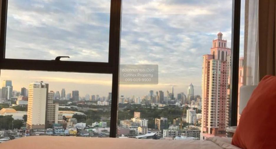 For rent 2 bedrooms condo in Khlong Toei, Bangkok