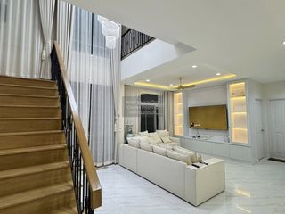 出租 5 卧室 独立屋 在 Bang Phli, Samut Prakan