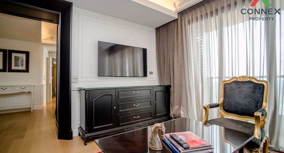 For rent 3 bedrooms condo in Khlong Toei, Bangkok