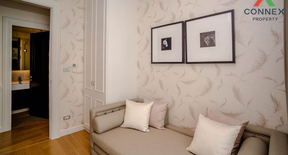 For rent 3 bedrooms condo in Khlong Toei, Bangkok