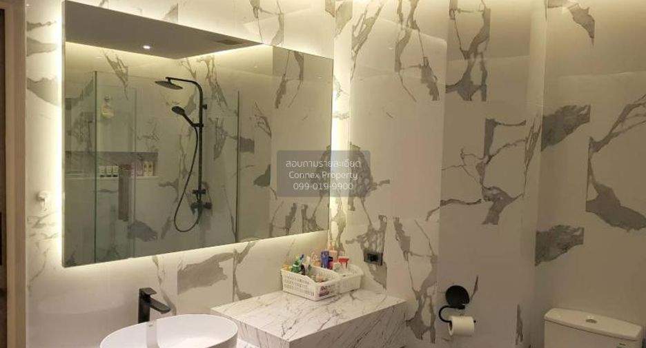 For rent 2 bedrooms condo in Bang Rak, Bangkok