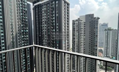 À louer 2 chambres condo à Huai Khwang, Bangkok