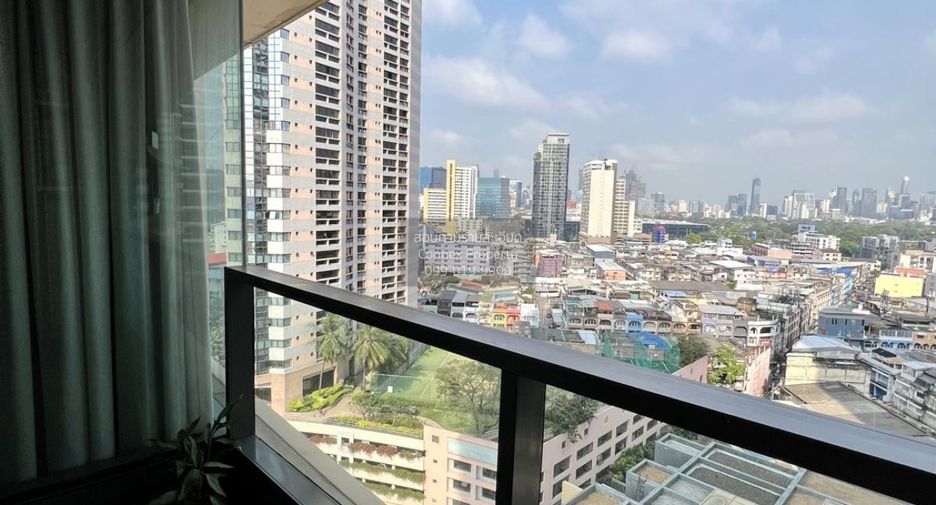 For rent 2 bedrooms condo in Khlong Toei, Bangkok