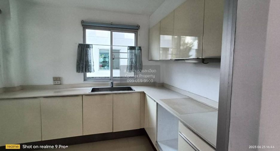 Haus zur Miete mit 3 Zimmer in Bang Phli, Samut Prakan
