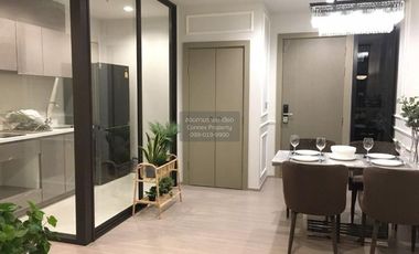 Condo en alquiler de 2 habitaciones en Huai Khwang, Bangkok