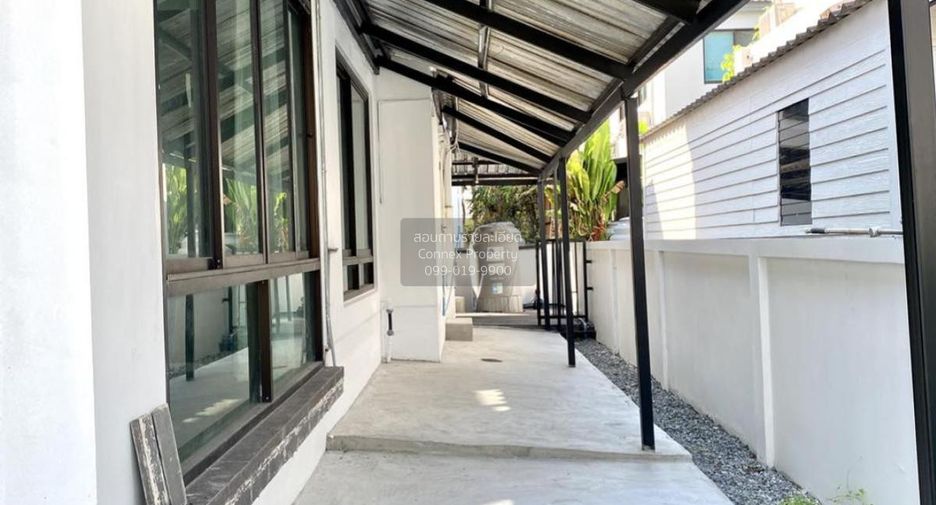 For rent 5 bedrooms house in Bang Khun Thian, Bangkok