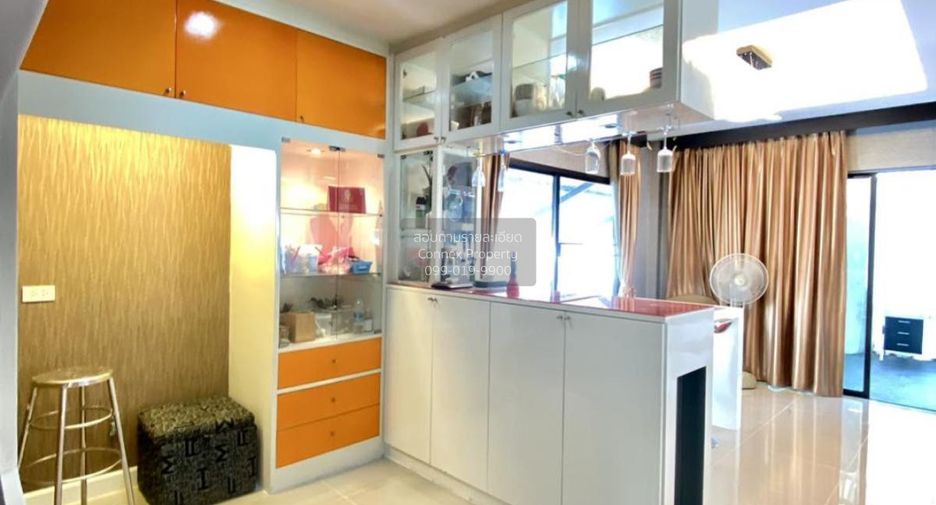 For rent 5 bedrooms house in Bang Khun Thian, Bangkok