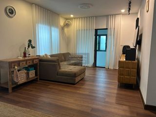 Casa en alquiler de 3 habitaciones en Lam Luk Ka, Pathum Thani