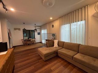 Casa en alquiler de 3 habitaciones en Lam Luk Ka, Pathum Thani