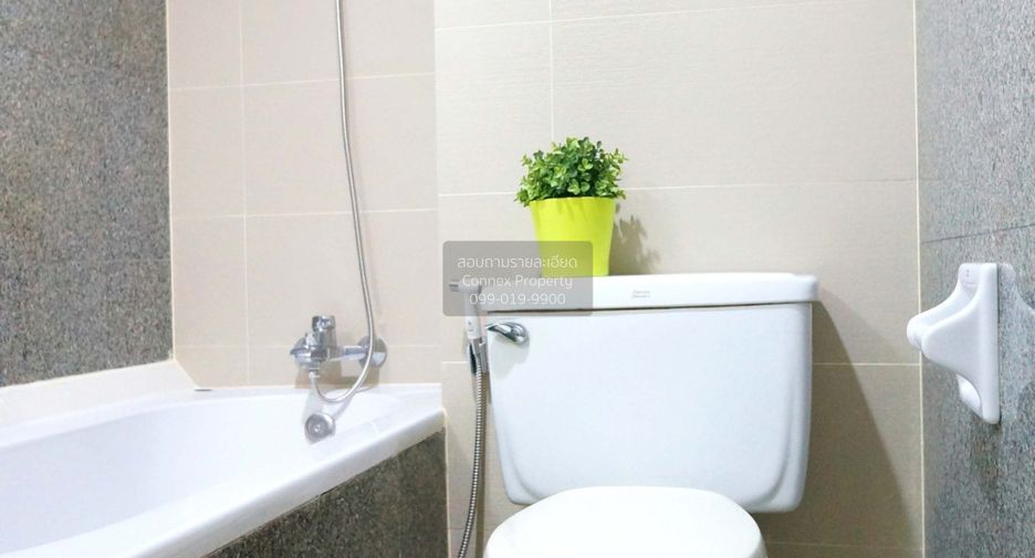 For rent 2 bedrooms condo in Bang Rak, Bangkok