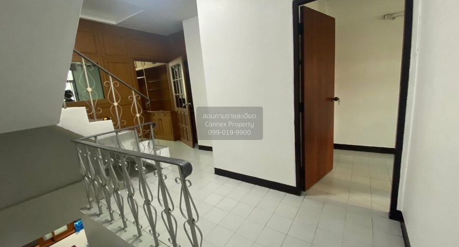 For rent 3 ベッドルーム townhouse in Huai Khwang, Bangkok
