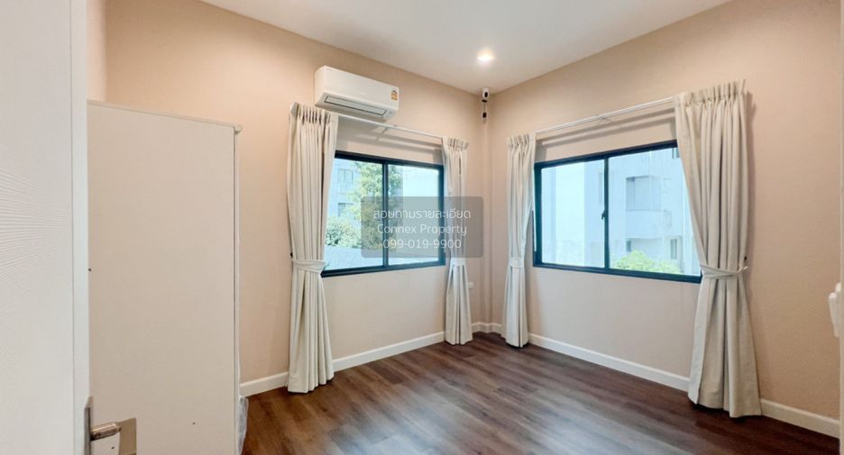 Haus zur Miete mit 4 Zimmer in Pak Kret, Nonthaburi