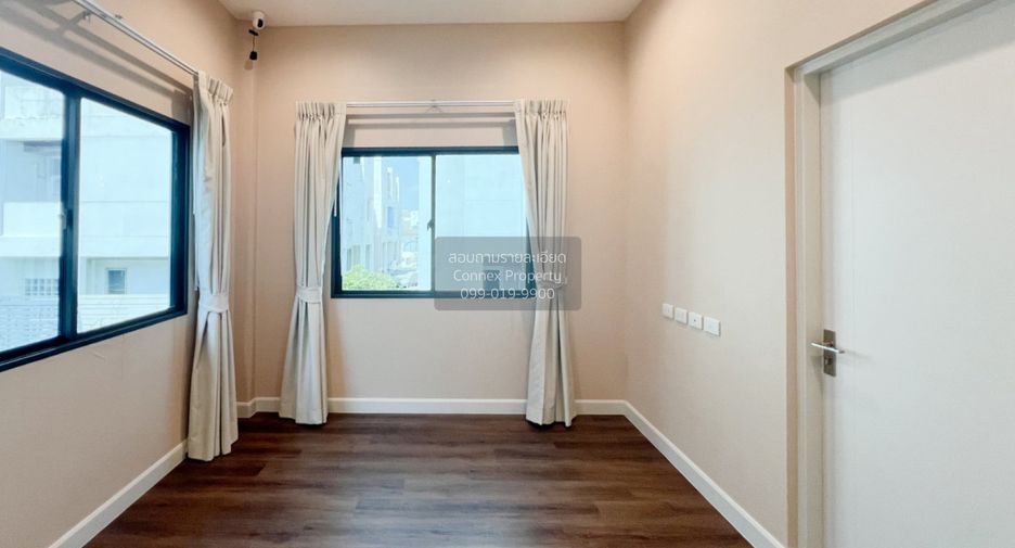 Haus zur Miete mit 4 Zimmer in Pak Kret, Nonthaburi
