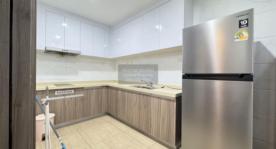 For rent 2 bedrooms condo in Huai Khwang, Bangkok