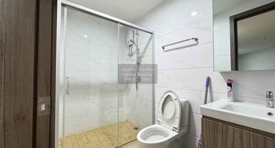 For rent 2 bedrooms condo in Huai Khwang, Bangkok