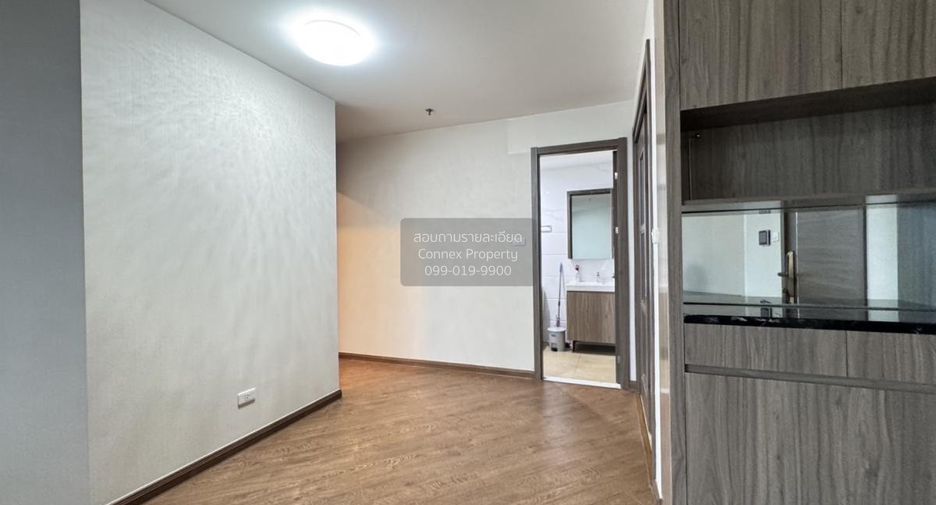 For rent 2 bedrooms condo in Huai Khwang, Bangkok