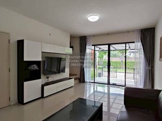 For rent 3 bedrooms townhouse in Bang Khun Thian, Bangkok