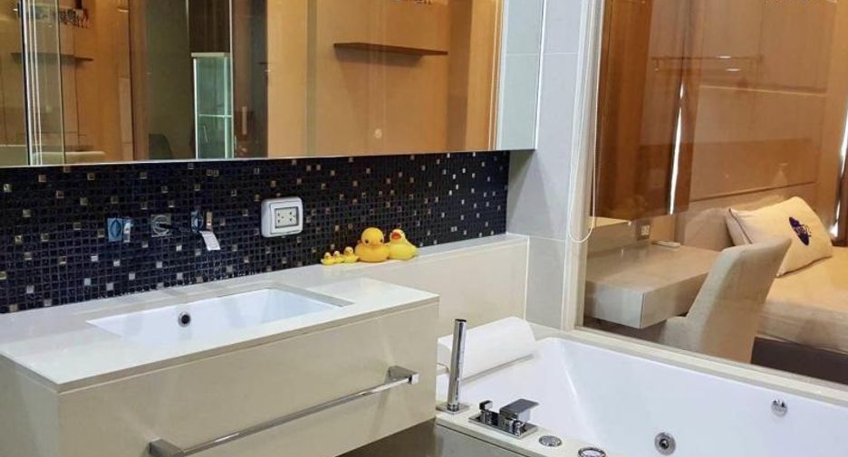 For rent 1 bed condo in Sathon, Bangkok