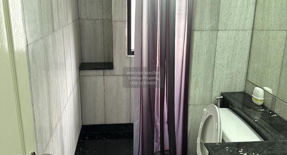 For rent 2 bedrooms condo in Sathon, Bangkok