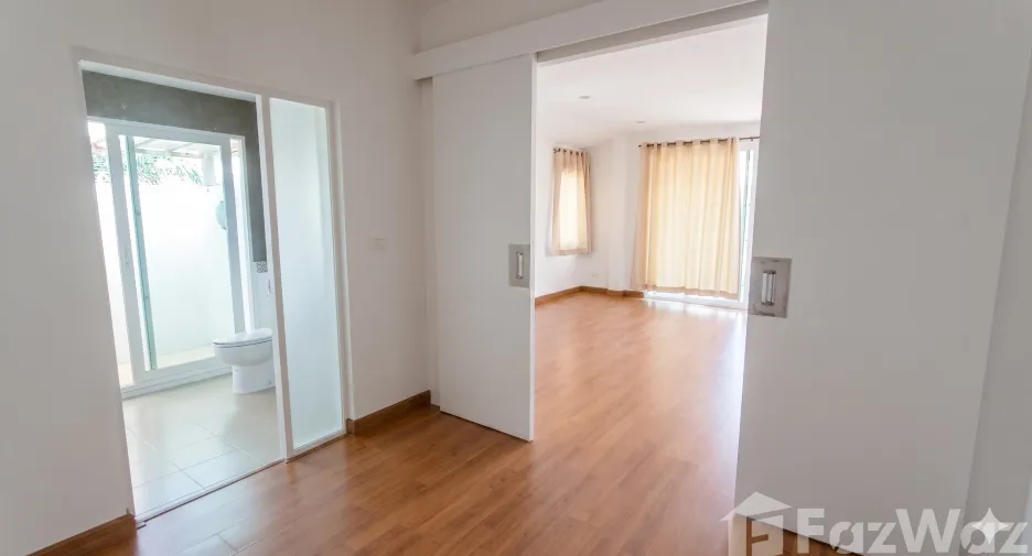 For sale and for rent 4 bedrooms house in Thanyaburi, Pathum Thani