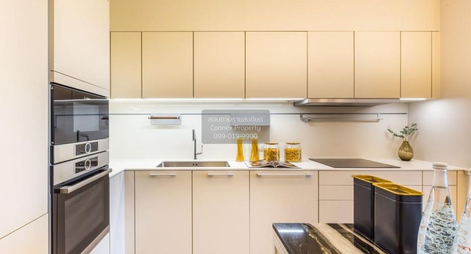 For rent 2 bedrooms condo in Pathum Wan, Bangkok
