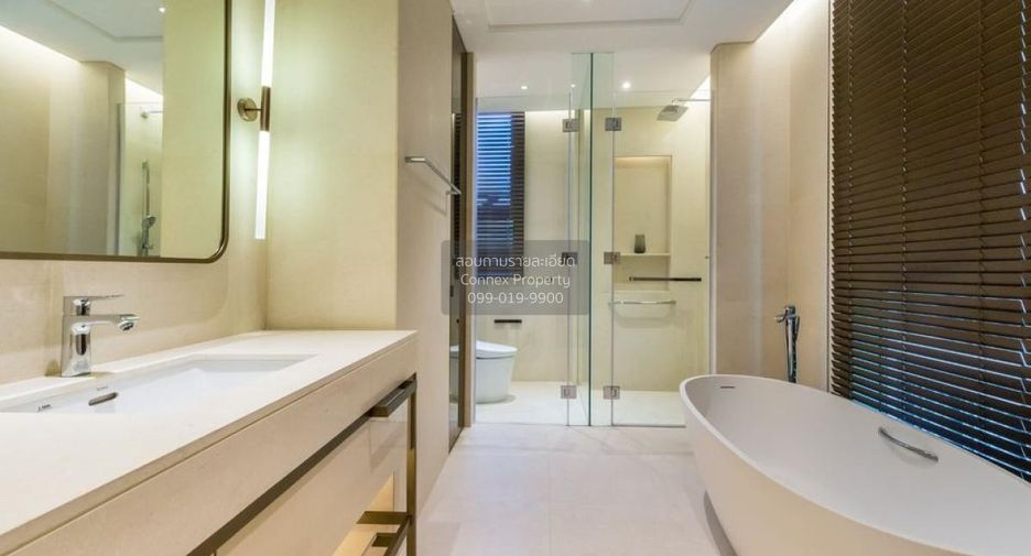 For rent 2 bedrooms condo in Pathum Wan, Bangkok