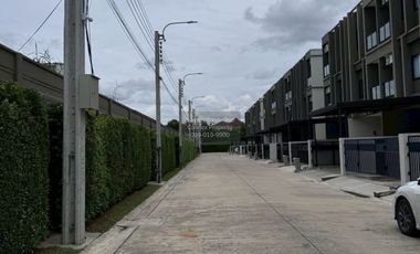 出租 3 卧室 联排别墅 在 Bang Kruai, Nonthaburi