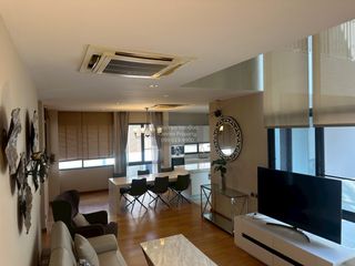 Haus zur Miete mit 4 Zimmer in Huai Khwang, Bangkok