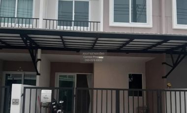 For rent 3 bedrooms townhouse in Bang Phli, Samut Prakan
