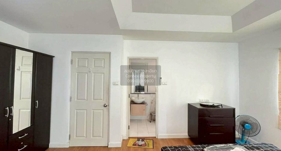 For rent 3 bedrooms townhouse in Prawet, Bangkok