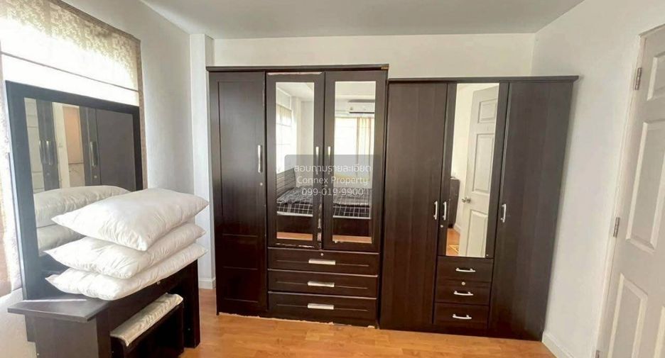 For rent 3 bedrooms townhouse in Prawet, Bangkok