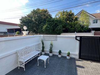 Casa en alquiler de 3 habitaciones en Lam Luk Ka, Pathum Thani