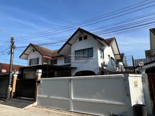 Casa en alquiler de 3 habitaciones en Lam Luk Ka, Pathum Thani