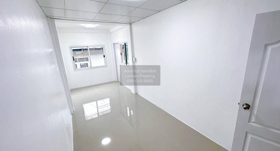 Reihenhaus zur Miete mit 3 Zimmer in Phra Khanong, Bangkok