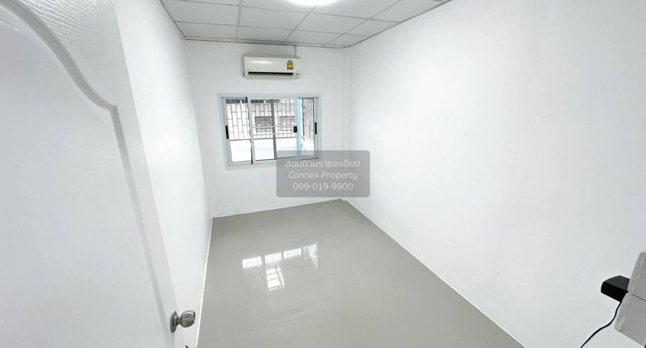 Reihenhaus zur Miete mit 3 Zimmer in Phra Khanong, Bangkok