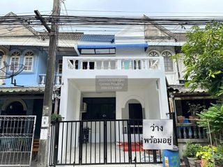 Reihenhaus zur Miete mit 3 Zimmer in Phra Khanong, Bangkok