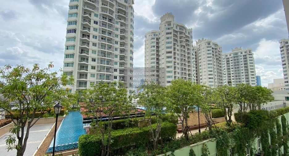 À louer 2 chambres condo à Huai Khwang, Bangkok