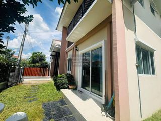 Casa en alquiler de 3 habitaciones en Lam Luk Ka, Pathum Thani
