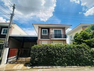 Casa en alquiler de 3 habitaciones en Lam Luk Ka, Pathum Thani